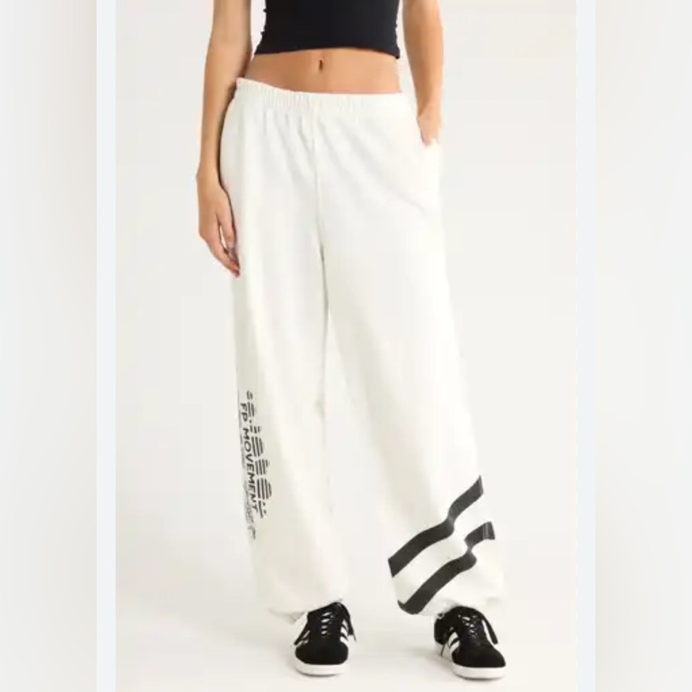 Free People Movement All Star Graphic Sweatpants Ivory/Black Combo M NWT $98